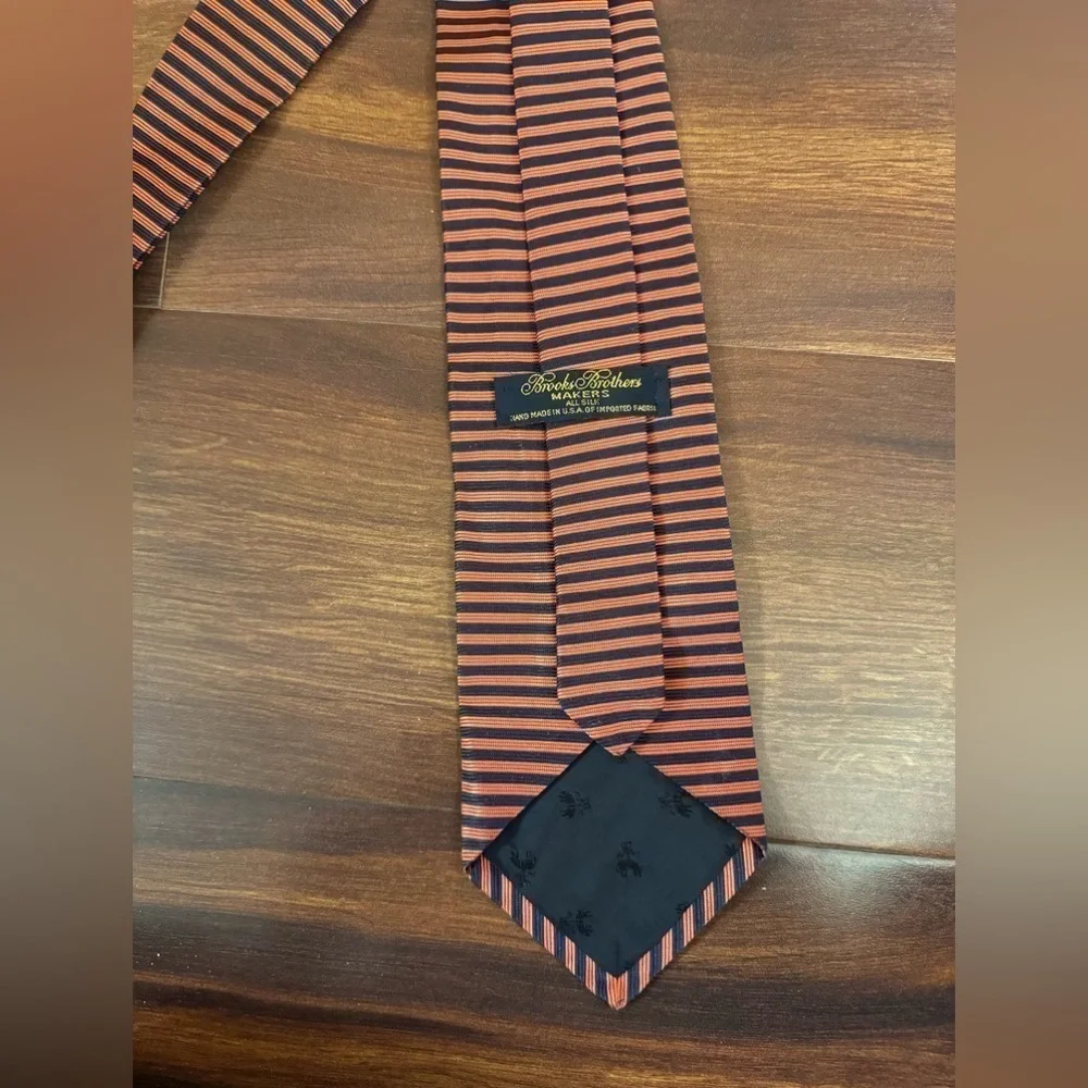 🌿SALE🌿BROOKS BROTHERS Red Orange Stripes on Blue Background All Silk Necktie
